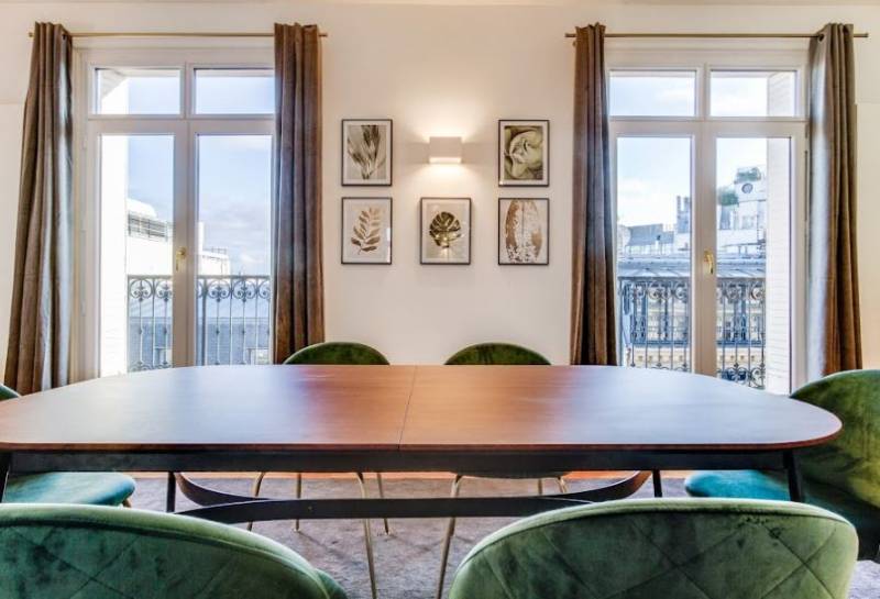 Menuiserie blanche en bois sur-mesure proche de Paris pour sublimer votre appartement!