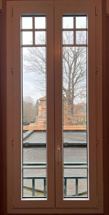 Fenêtre en PVC blanche sur mesure à Paris