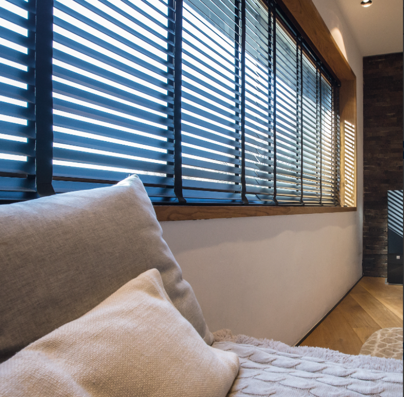 L'Ouverture Française installé des stores vénitiens 