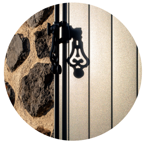 Installation de volets battants de la marque Griesser par L’ouverture Française.