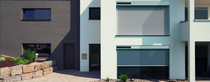 Installation de stores toile pour grandes fenêtres Warema par L’ouverture Française.