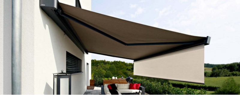 Mise en place de stores toile extérieurs Warema dans une villa par L’ouverture Française.