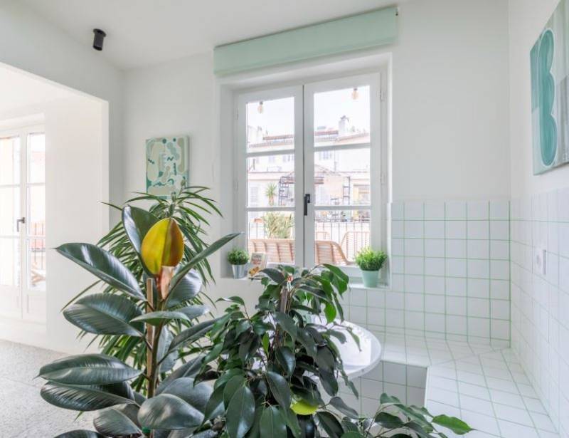 Fenêtres en aluminium blanches sur mesure à Marseille