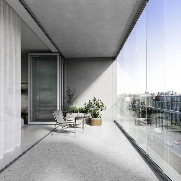 Pose en rénovation de vitrages coulissants et pivotants Solarlux et baies accordéon dans une maison à Marnes la Coquette près de Neuilly sur Seine par L’Ouverture Française.