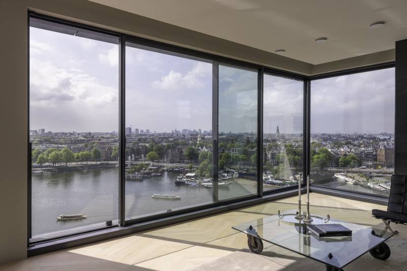 Ces baies Cero garantissent une excellente isolation acoustique et thermique.