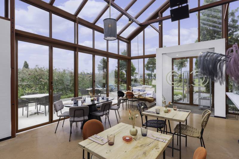 L'Ouverture Française transforme vos espaces avec des rénovations sur-mesure pour vos vérandas en aluminium ou bois de la marque Solarlux.