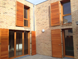 Rénovation de volets battants en bois France Volet par L'Ouverture Française.